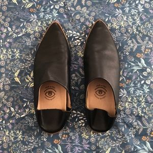 Yes or No Vision Quest black babouche slip-ons